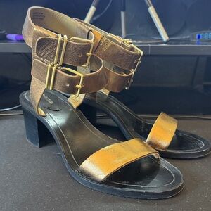 Pour La Victoire Dagney Metallic Leather City Sandals in Brass